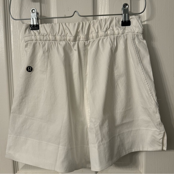 Lululemon Cinchable Waist High-Rise Woven Shorts 3.5” - Picture 3 of 7